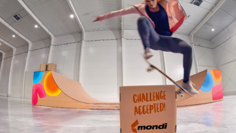 Mondi builds first successful skateboard half pipe from containerboard