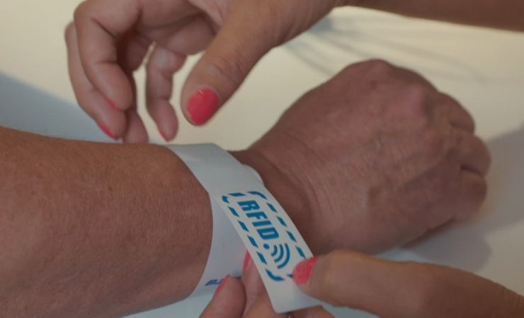 Sato and Solid accurately monitor patients with RFID wristband