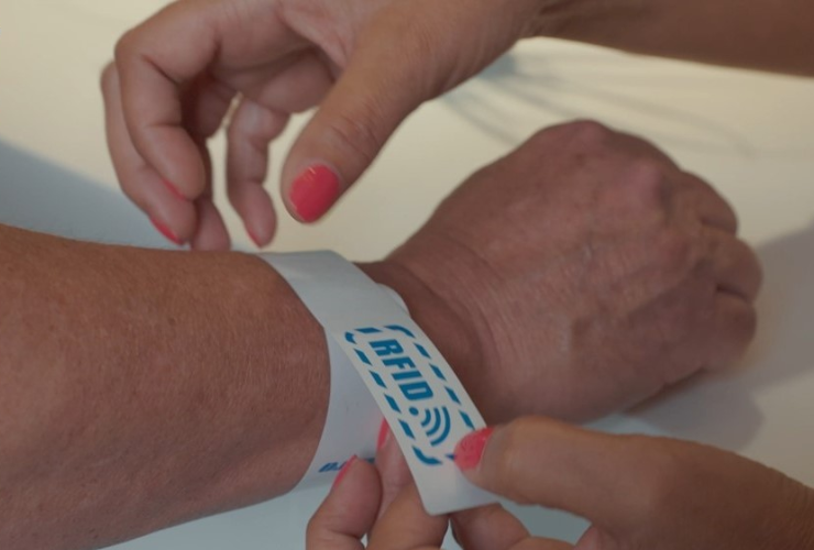 Sato and Solid accurately monitor patients with RFID wristband
