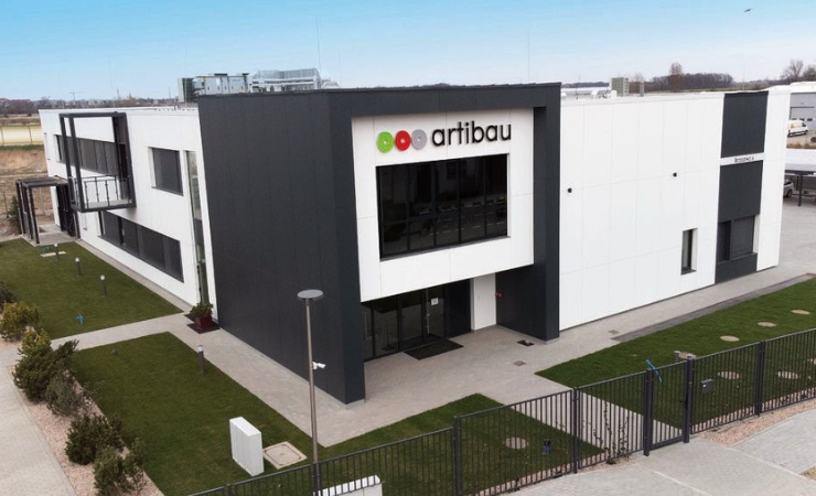 Label converter Arti-Bau has opened a new production facility in Poland