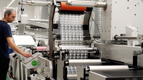 Essentra installs first hybrid label press