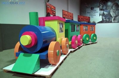 Giant toy train printed on Inca Onset S20